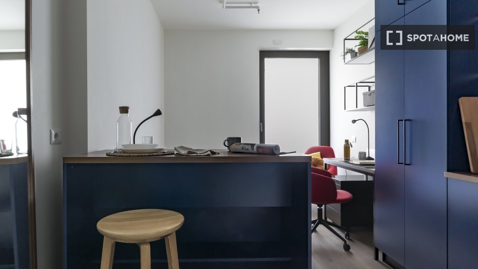 Immagine 3 di Ufficio in affitto  in Via Moretta a Torino