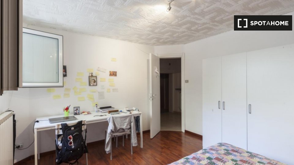 Immagine 12 di Camera condivisa in affitto  in Via Bambaglioli Graziolo a Bologna