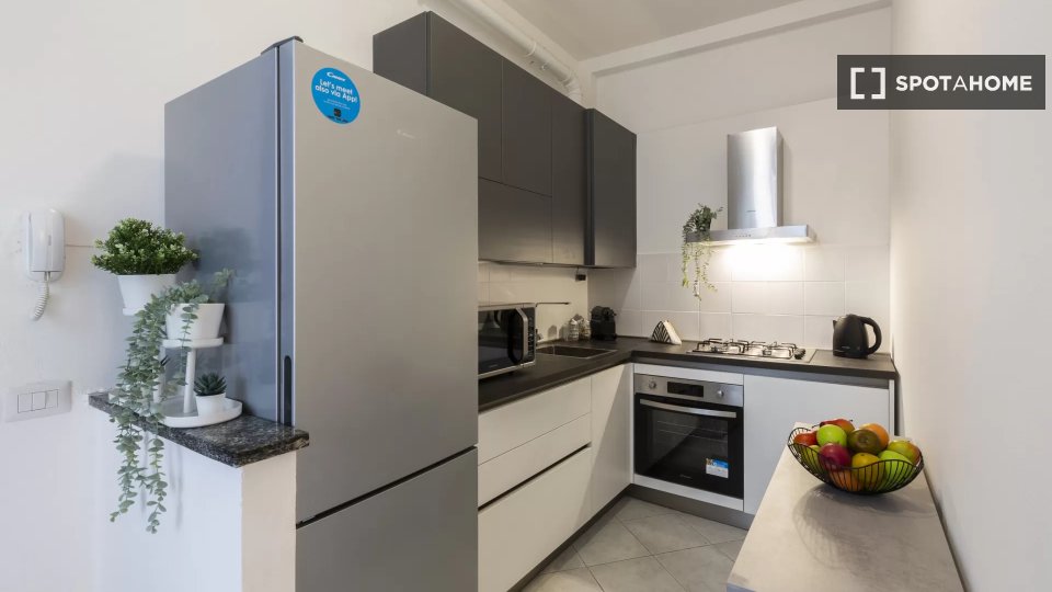 Immagine 2 di Ufficio in affitto  in Viale Coni Zugna a Milano