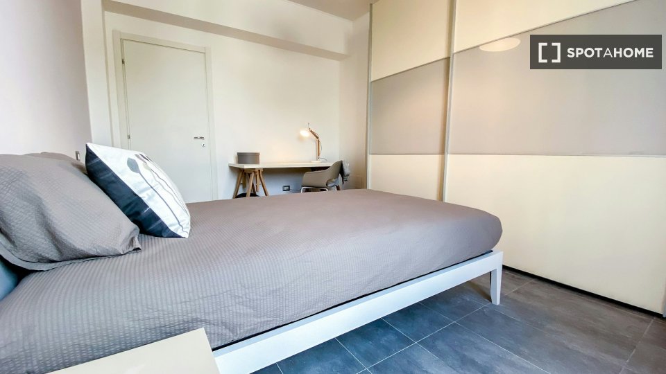 Immagine 3 di Camera condivisa in affitto  in Via Democrito a Milano