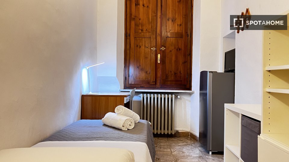 Immagine 14 di Residence in affitto  in Via del Porrione a Siena