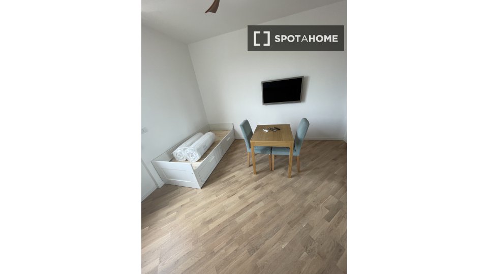 Immagine 12 di Ufficio in affitto  in Via Giambellino a Milano