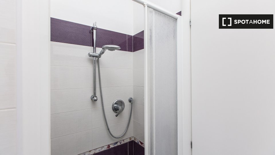 Immagine 9 di Appartamento in affitto  in Via Guido Guinizelli, 00152 Roma RM, Italy a Roma