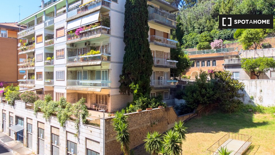 Immagine 4 di Appartamento in affitto  in Via di S. Sotero a Roma