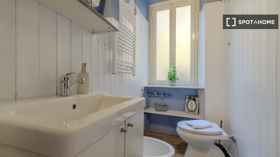 Immagine 5 di Appartamento in affitto  in Via dell'Orso a Roma