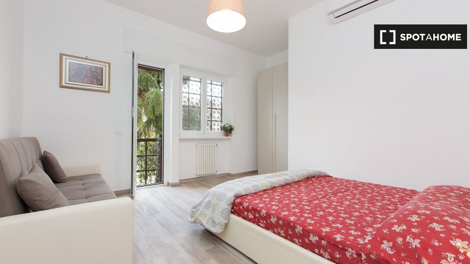 Immagine 12 di Appartamento in affitto  in Via Antonio Cesari a Roma