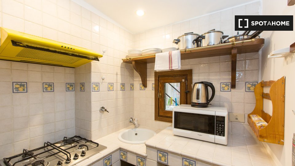 Immagine 8 di Appartamento in affitto  in Via della Scala, 00153 Roma RM, Italy a Roma