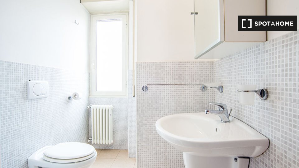 Immagine 12 di Ufficio in affitto  in Via Prenestina a Roma