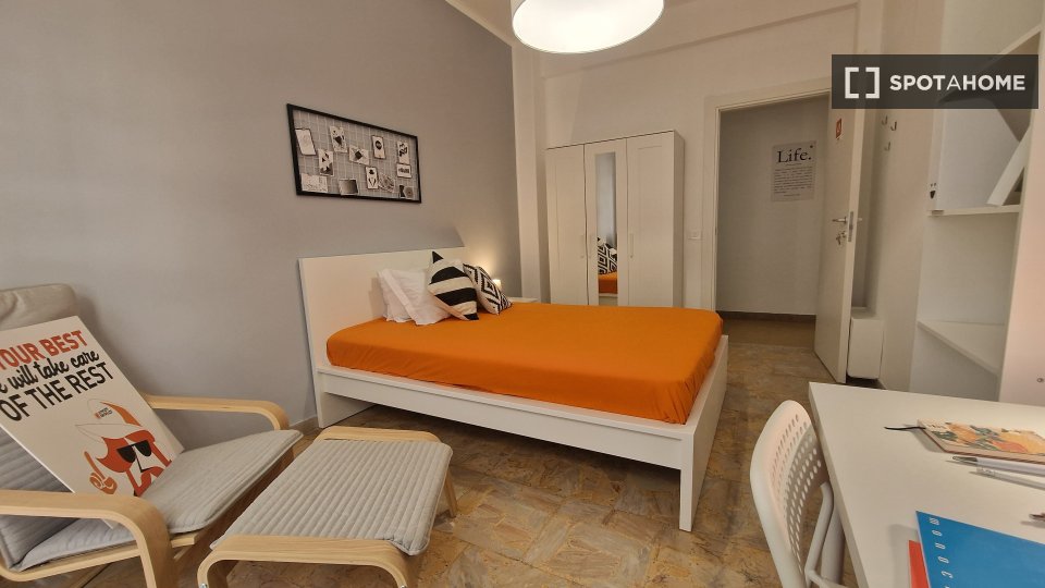 Immagine 17 di Camera condivisa in affitto  in Lungotevere di Pietra Papa a Roma