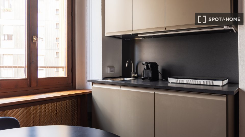 Immagine 13 di Appartamento in affitto  in Via Anfiteatro a Milano