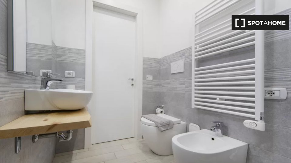 Immagine 13 di Appartamento in affitto  in Via Cairoli a Bologna