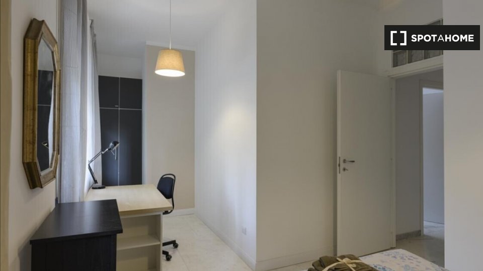 Immagine 4 di Camera condivisa in affitto  in Via Fogliano a Roma