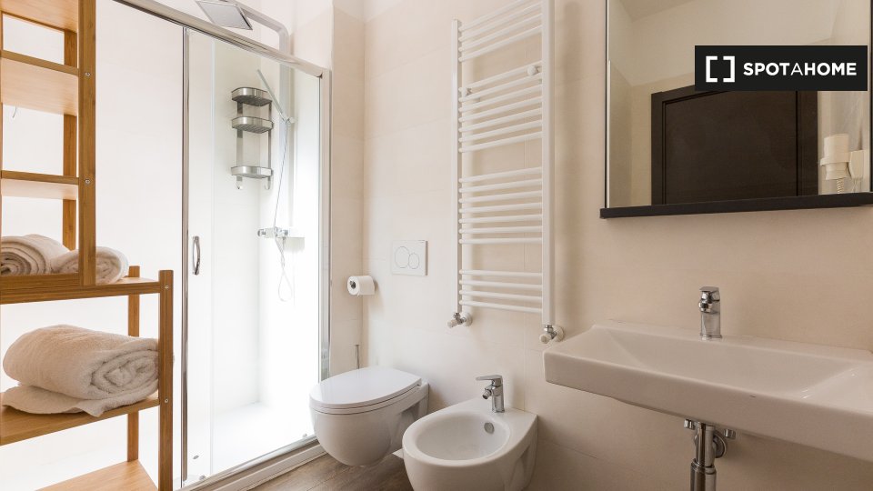 Immagine 8 di Ufficio in affitto  in Via della Marranella a Roma