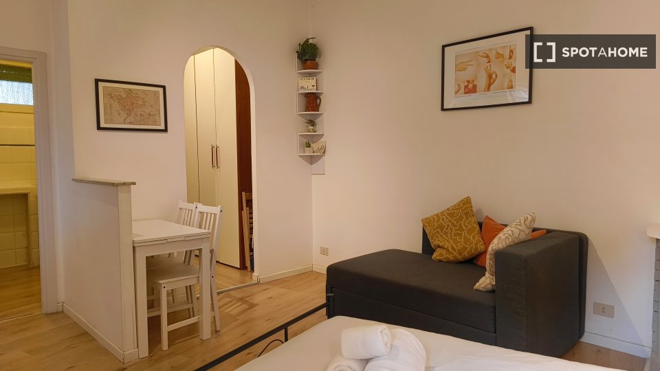 Immagine 10 di Ufficio in affitto  in Via Giovanni De Calvi, 00151 Roma RM, Italy a Roma