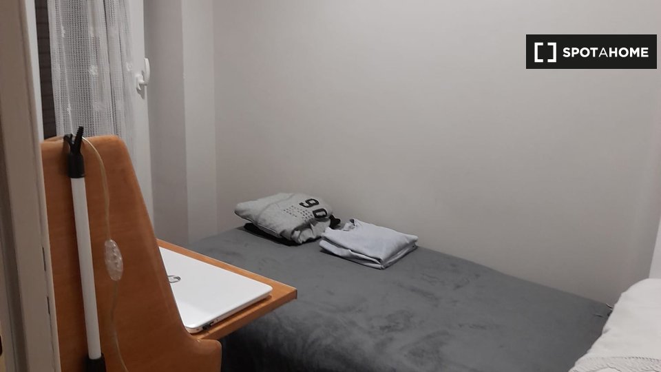 Immagine 1 di Camera condivisa in affitto  in Via Flaminia a Roma