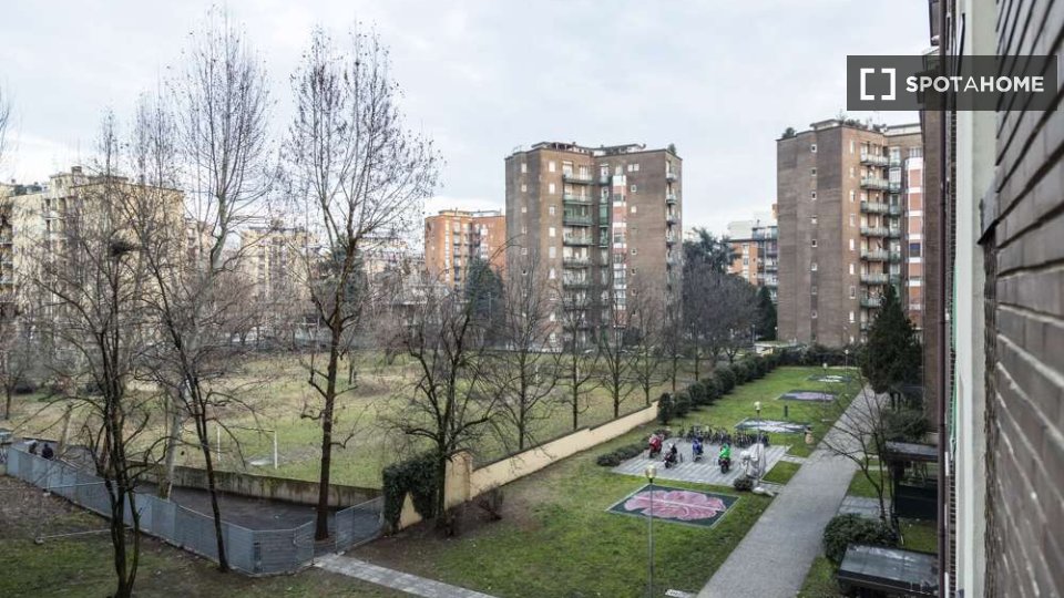 Immagine 16 di Camera condivisa in affitto  in Via Dei Mandorli Milan a Buccinasco