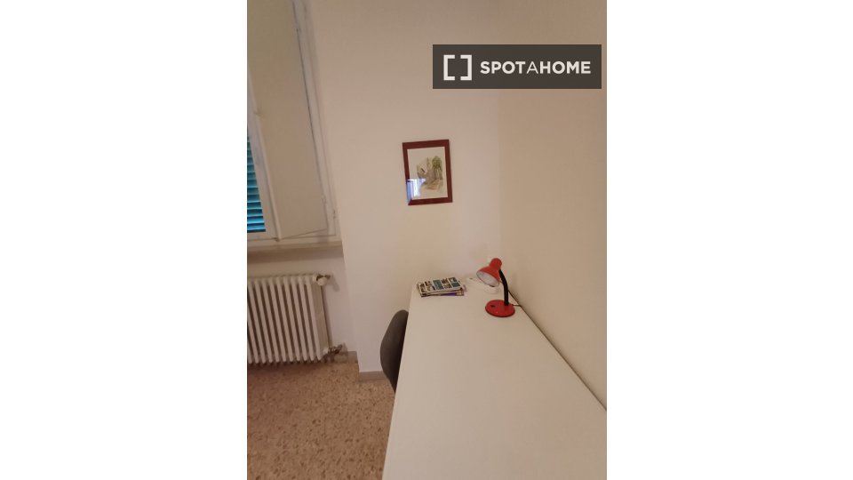 Immagine 1 di Camera condivisa in affitto  in Via Cartolari a Perugia