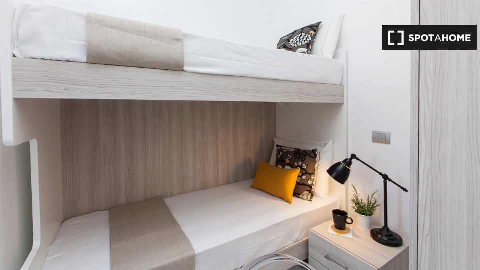 Immagine 13 di Appartamento in affitto  in Via Cesare Battisti a Roma