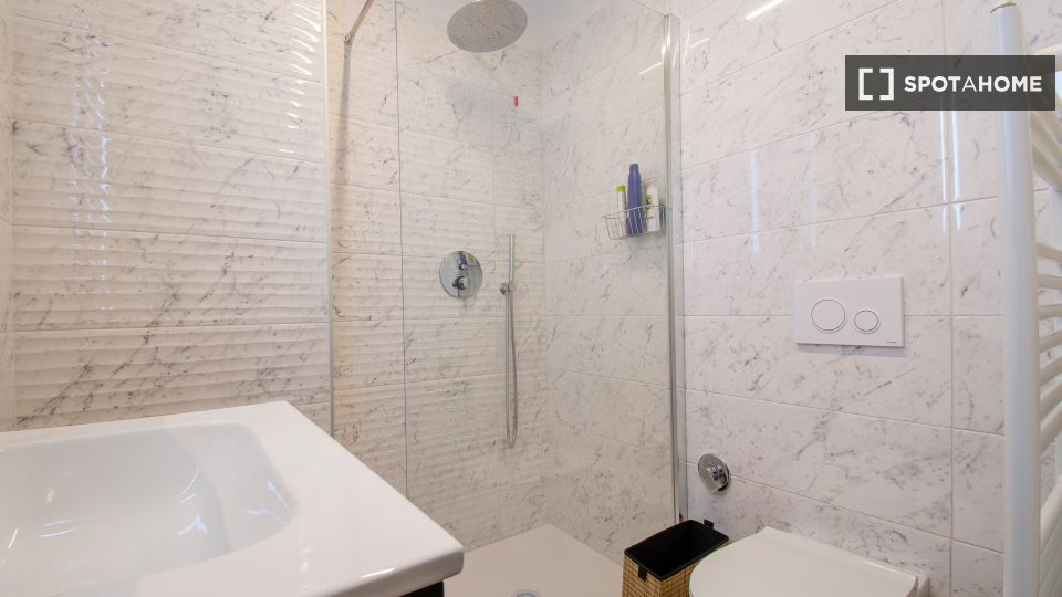 Immagine 18 di Appartamento in affitto  in Via Camillo Cavour a Firenze