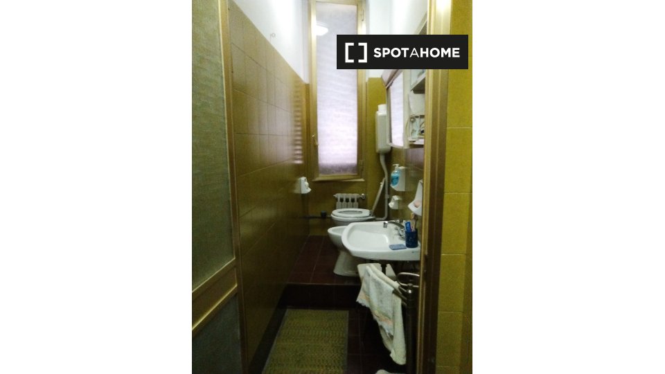 Immagine 13 di Camera condivisa in affitto  in Via Capo di Lucca a Bologna