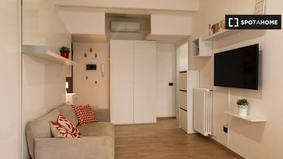 Immagine 9 di Ufficio in affitto  in Via Alfredo Albertini a Milano