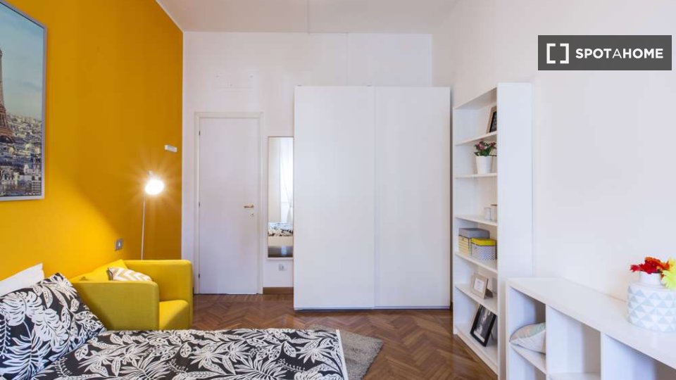 Immagine 3 di Camera condivisa in affitto  in Viale Emilio Caldara a Milano