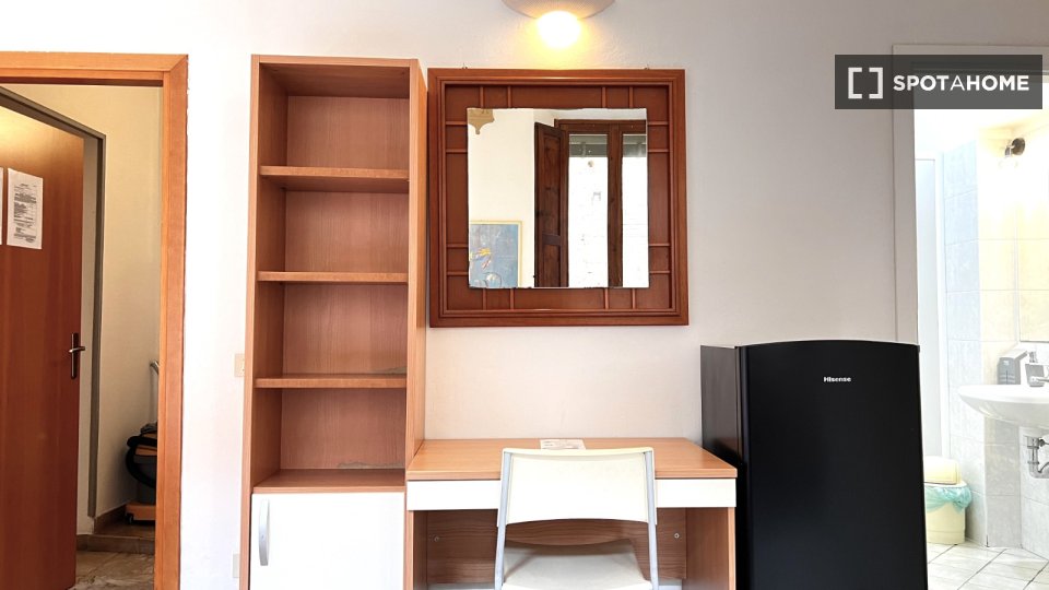 Immagine 18 di Residence in affitto  in Via del Porrione a Siena