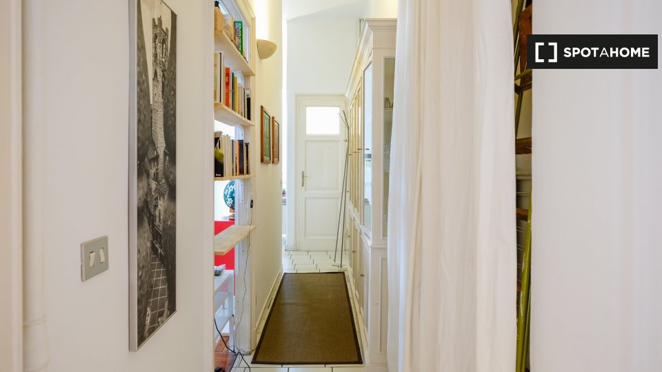 Immagine 15 di Appartamento in affitto  in Via Pietro Calvi, 20129 Milano MI, Italy a Milano