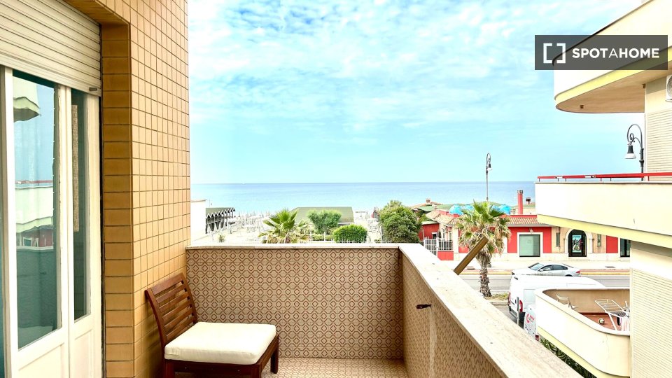 Immagine 4 di Appartamento in affitto  in Lungomare Paolo Toscanelli a Roma