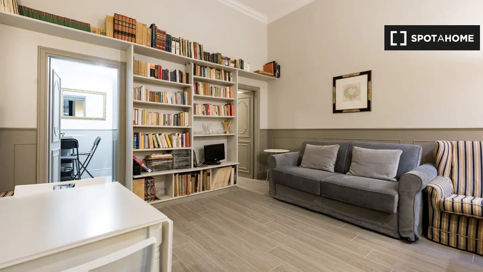 Immagine 2 di Appartamento in affitto  in Via della Frezza a Roma