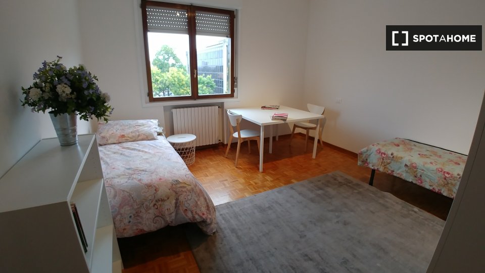 Immagine 4 di Camera condivisa in affitto  in Via Luigi Pellizzo a Padova