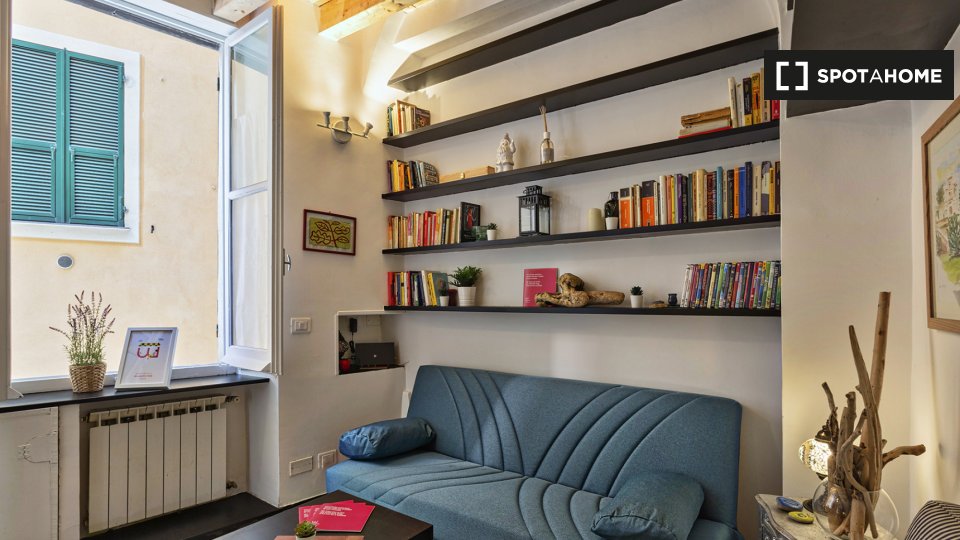 Immagine 2 di Appartamento in affitto  in Salita di Santa Maria di Castello a Genova