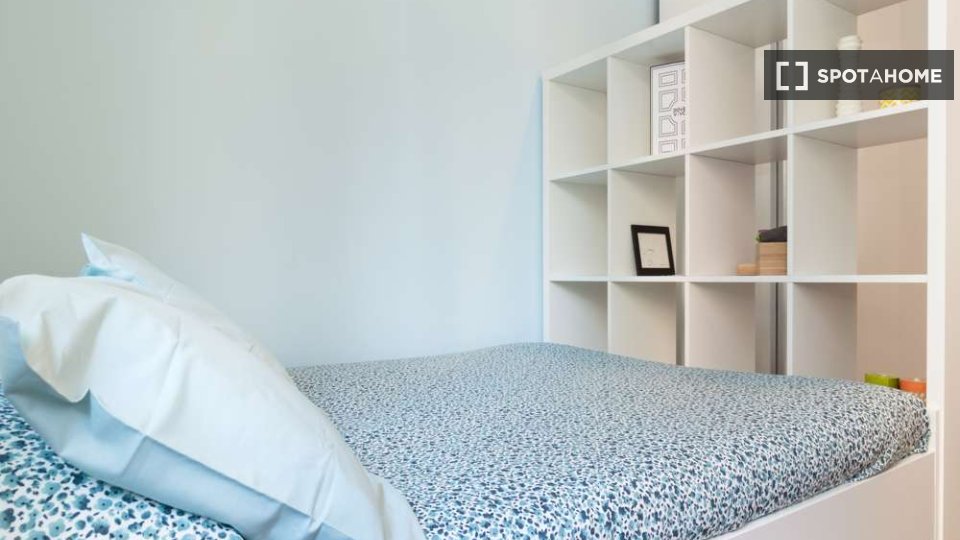 Immagine 3 di Camera condivisa in affitto  in Via Dei Mandorli Milan a Buccinasco