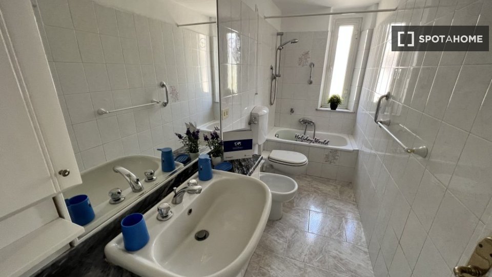 Immagine 3 di Appartamento in affitto  in C.so Torino a Genova