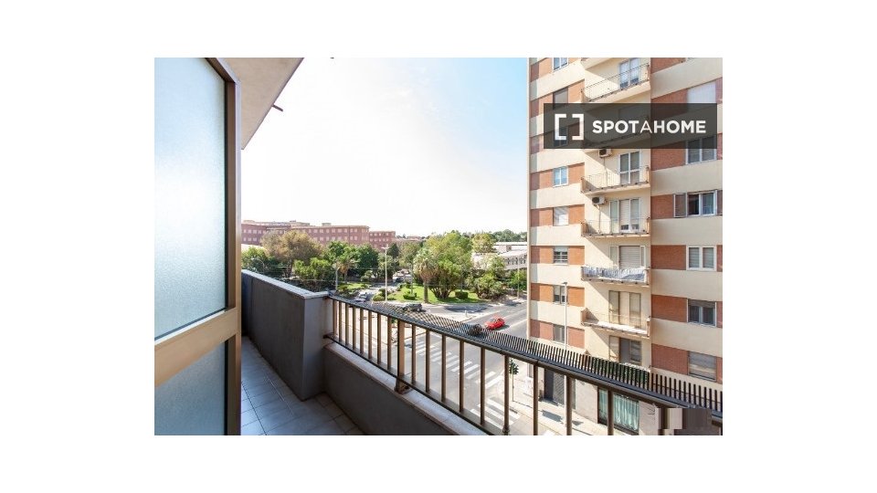 Immagine 9 di Camera condivisa in affitto  in Via dei Giudicati n a Cagliari