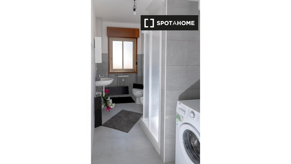 Immagine 8 di Camera condivisa in affitto  in Via Antonio Rosmini a Trento