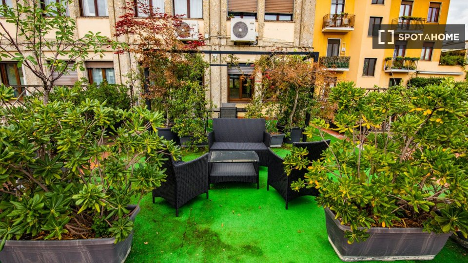 Immagine 2 di Appartamento in affitto  in Via dei Piatti a Milano