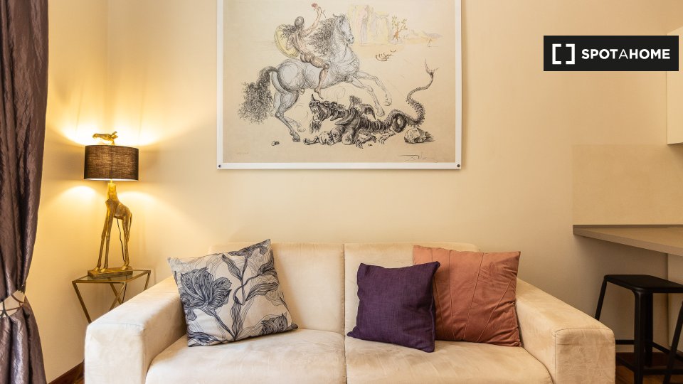 Immagine 7 di Appartamento in affitto  in Via Frattina a Roma