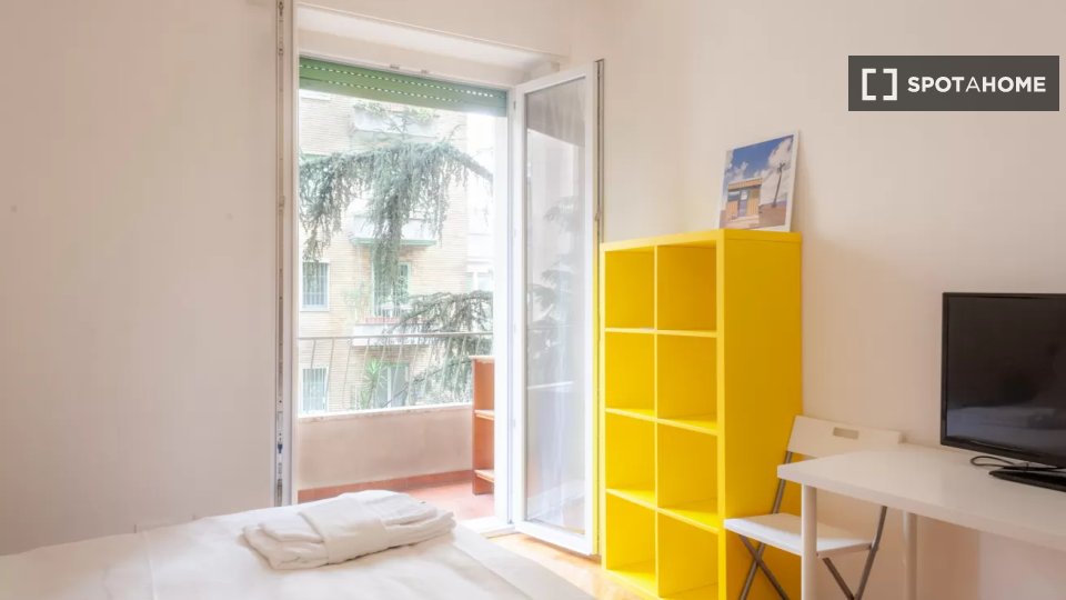 Immagine 8 di Appartamento in affitto  in Via Lario a Milano