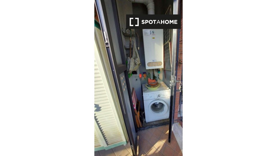 Immagine 6 di Appartamento in affitto  in Via delle Lobelie a Roma