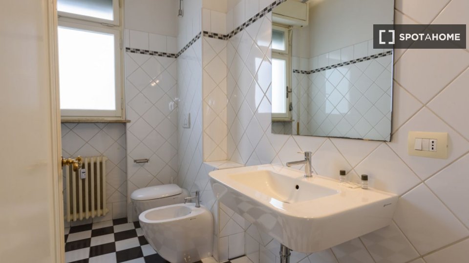 Immagine 5 di Appartamento in affitto  in Via Frà Domenico Buonvicini a Firenze