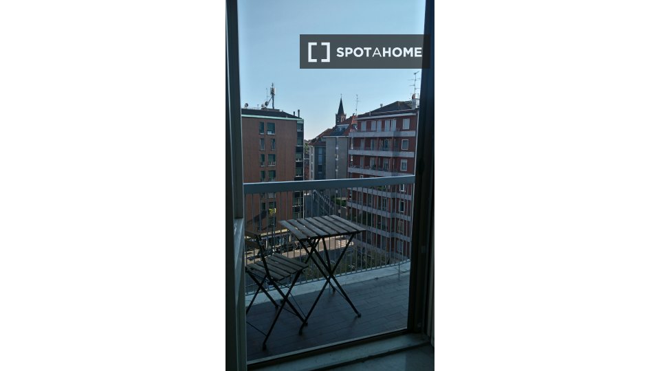 Immagine 6 di Camera condivisa in affitto  in Via Vettabbia a Milano