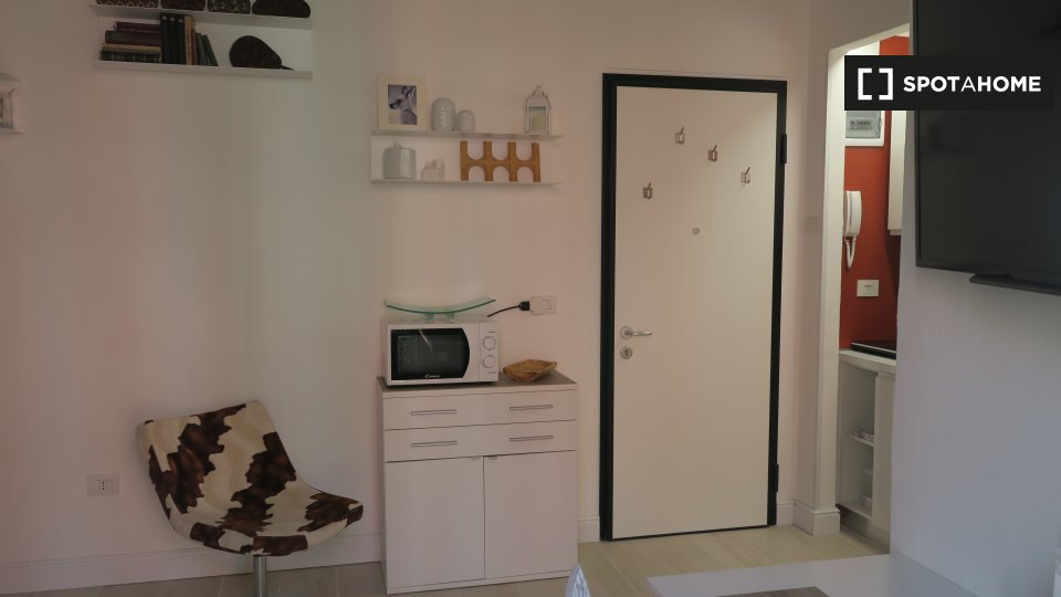 Immagine 10 di Ufficio in affitto  in Via Antonio Mambretti a Milano