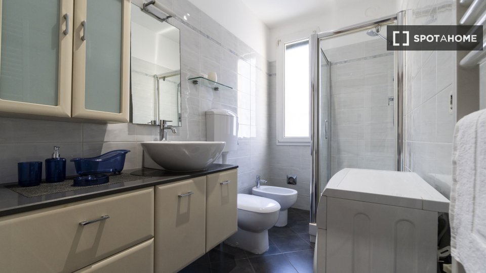 Immagine 4 di Appartamento in affitto  in Via Ferrarese a Bologna