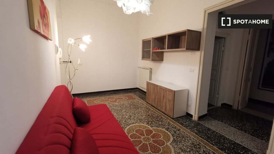 Immagine 9 di Camera condivisa in affitto  in Via Venezia a Genova