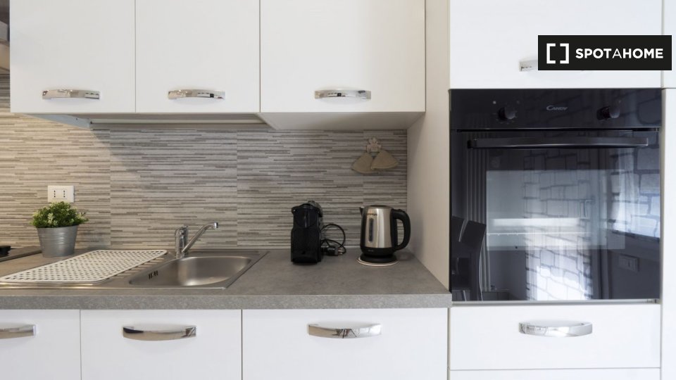 Immagine 16 di Appartamento in affitto  in Via Pasubio a Bologna