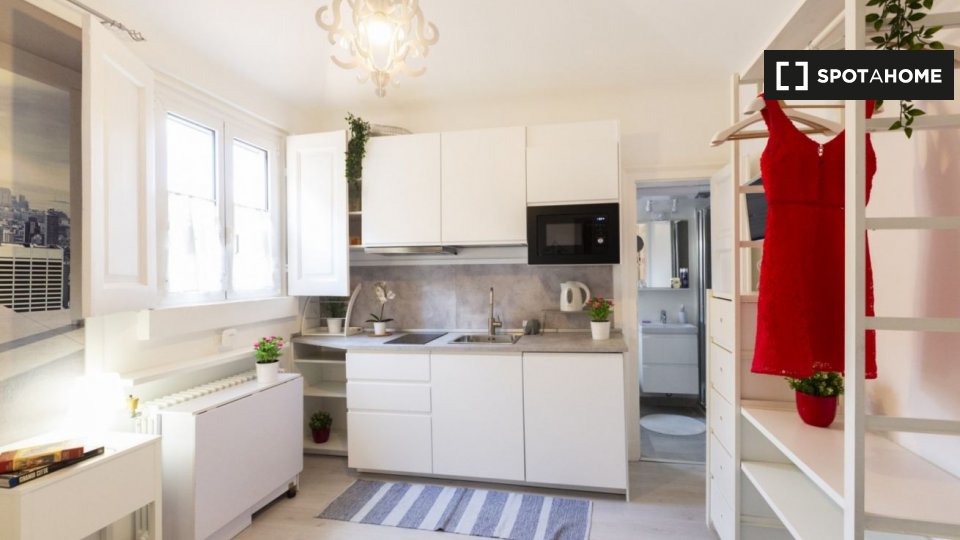 Immagine 10 di Ufficio in affitto  in Via della Commenda a Milano