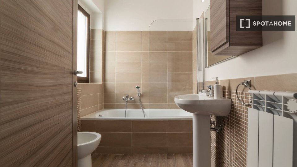 Immagine 11 di Appartamento in affitto  in Via Luigi de Marchi a Roma