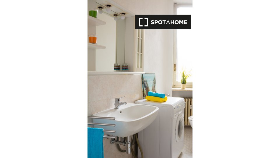 Immagine 11 di Camera condivisa in affitto  in Via S Paolo a Torino