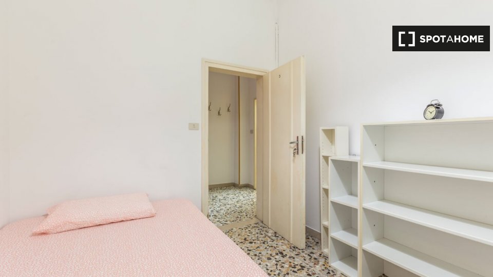 Immagine 4 di Camera condivisa in affitto  in Via Bambaglioli Graziolo a Bologna